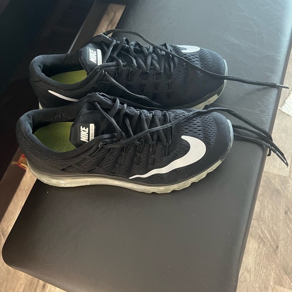 Nike shoes 👌❤️ - Picture 2 of 8